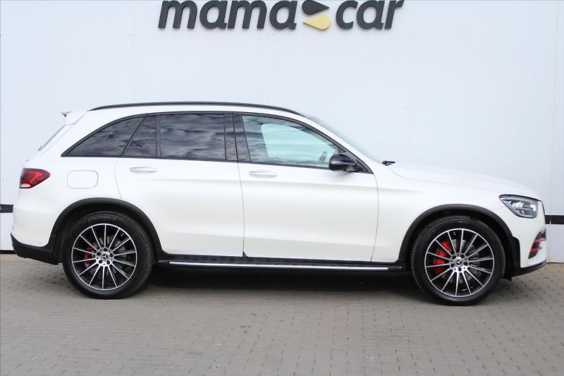 Mercedes-Benz GLC 300 4MATIC 190kW AMG ČR - fotka 8 z 29
