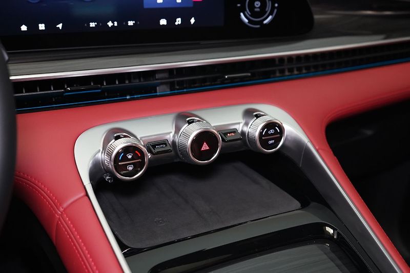 Omoda Ostatní 1.5 T-GDI 3DHT AWD PREMIUM - fotka 33 z 52