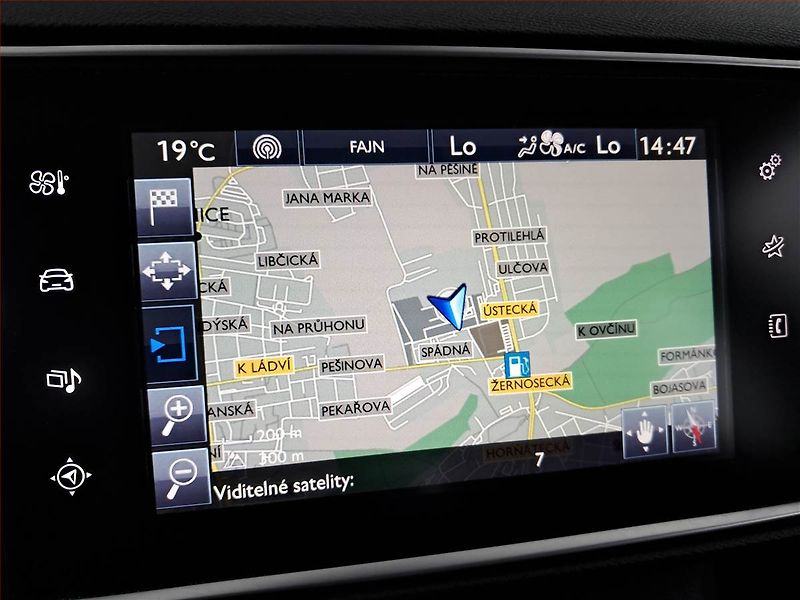 Peugeot 308 (2016) 1.2 e-THP, Serv.kniha, Navi - fotka 13 z 19