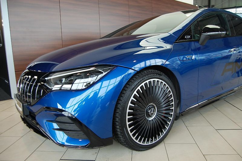 Mercedes-Benz EQE (2022) 43AMG 4MATIC - fotka 5 z 23