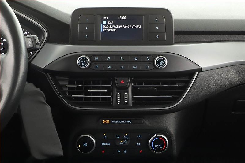 Ford Focus (2018) 1.5 EcoBlue, Serv.kniha - fotka 12 z 15