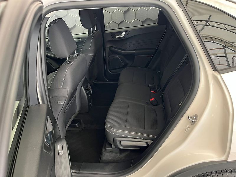 Ford Kuga 2,0 EB  140 kW AWD Titanium - fotka 30 z 58