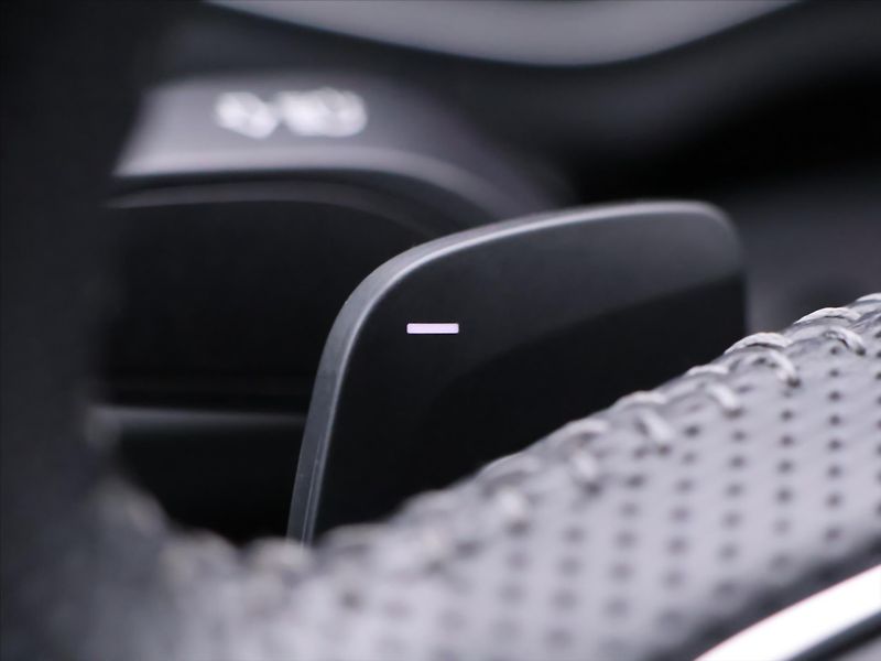 Audi Q5 2,0 TDI S-line 4x4 CZ - fotka 18 z 32