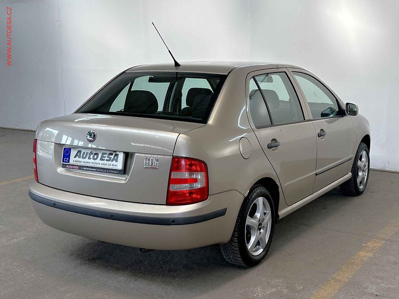 Škoda Fabia (2006) 1.4 i, AC, výhřev sed - fotka 4 z 13