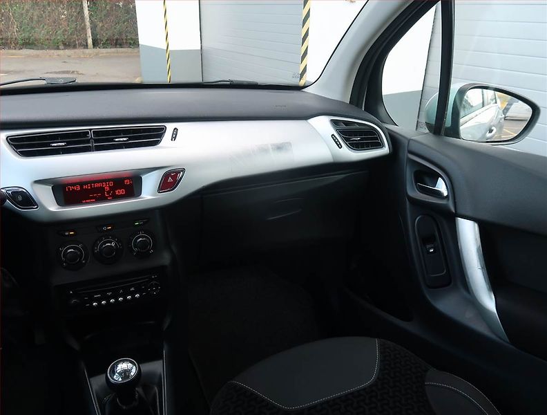 Citroën C3 (2011) 1.4 HDi, po STK, zamluveno - fotka 8 z 18