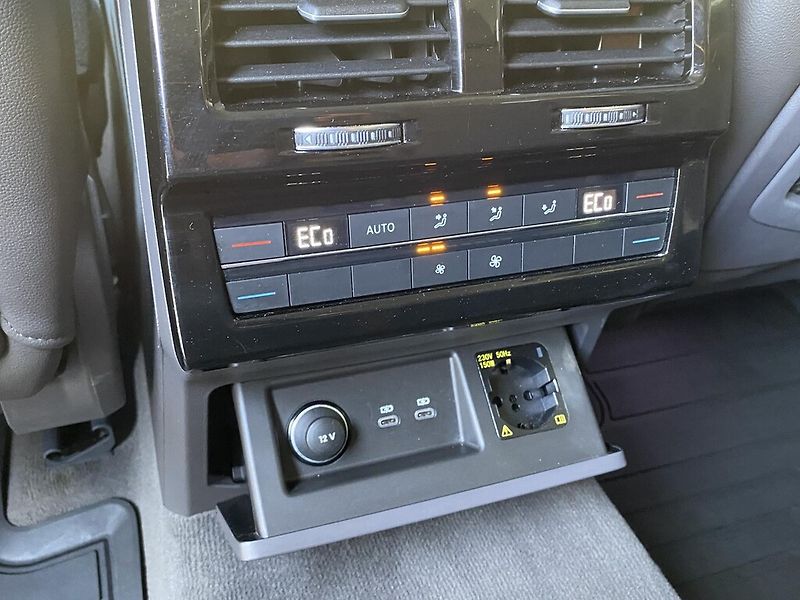 Volkswagen Touareg 3,0 TDI 210 kW Atmosphere 4MOT - fotka 21 z 29