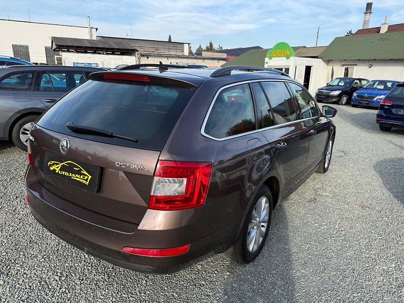 Škoda Octavia 2.0 TDI ELEGANCE - fotka 6 z 13