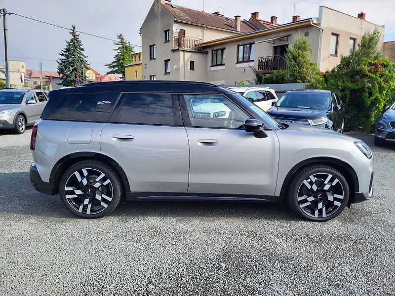 Mini Countryman SE ALL4 ELEKTRO 225kW - fotka 5 z 48