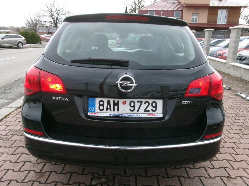 Opel Astra 1,6 CDTi NAVI AUTOKLIMA  - fotka 6 z 29