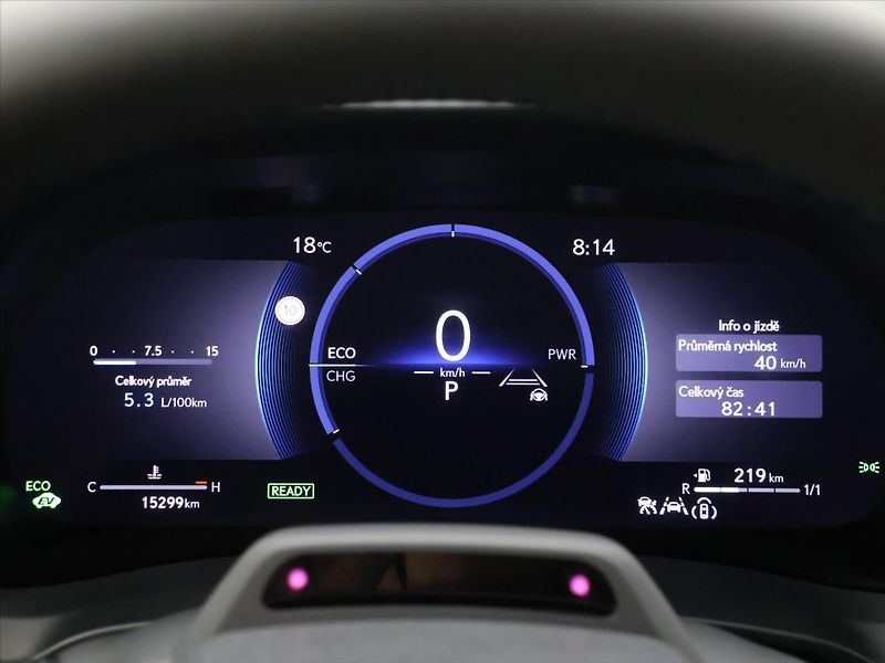 Lexus LBX 1.5 HEV 67 kW Emotion CZ DPH - fotka 17 z 30