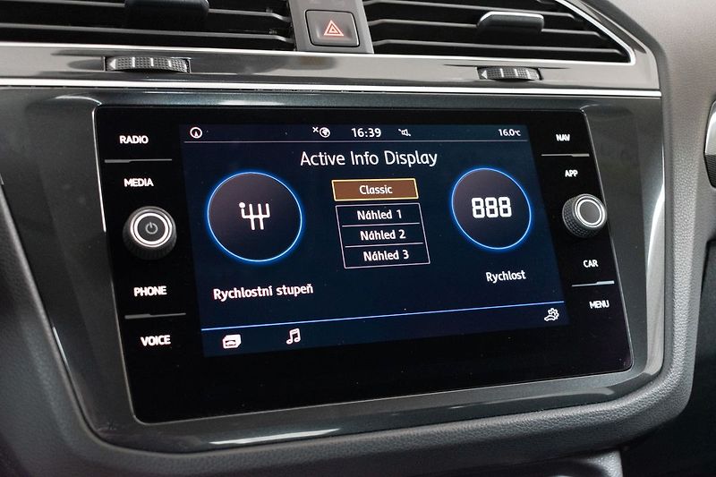 Volkswagen Tiguan 1.5 TSI DSG*VIRTUAL*KAMERA*ACC - fotka 29 z 44
