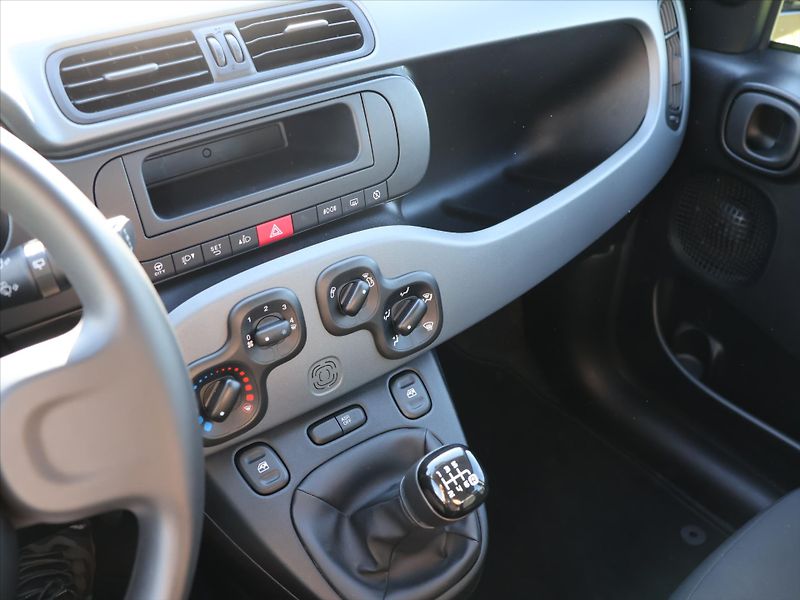 Fiat Panda 1,0 i Hybrid Cross Klima DPH - fotka 19 z 31
