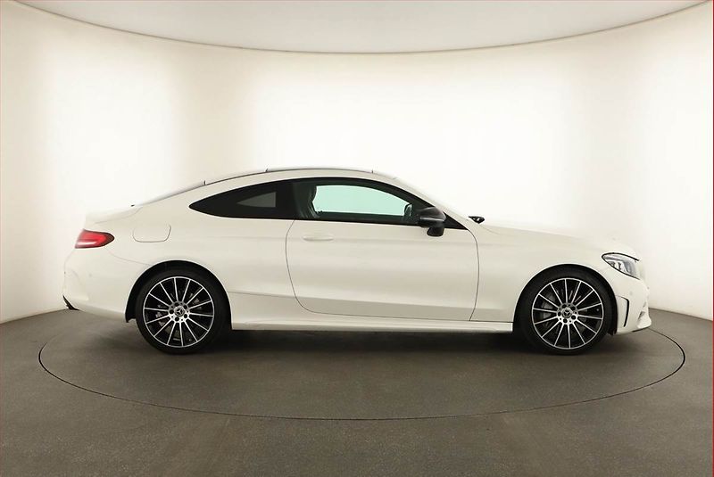 Mercedes-Benz Třídy C (2021) C 400 4MATIC - fotka 6 z 20