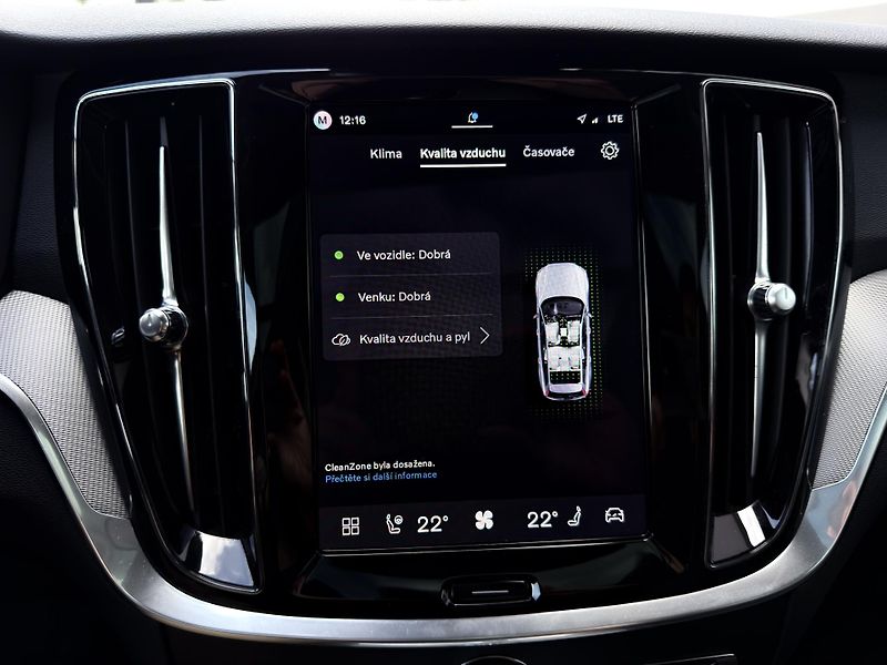 Volvo V60 B4 FWD // PLUS DARK + kola - fotka 47 z 54