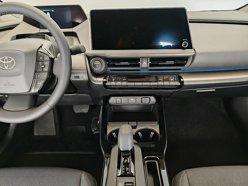 Toyota Prius 2.0 Plug-in Hybrid Prestige - fotka 19 z 38