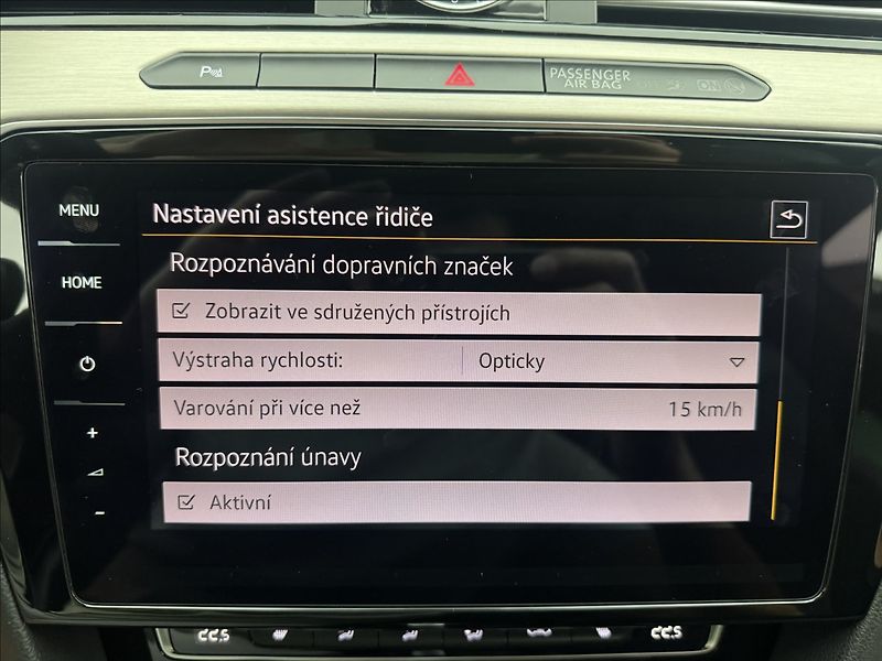 Volkswagen Passat 2,0 R-LINE DSG 4X4 VC DCC PANO - fotka 19 z 41