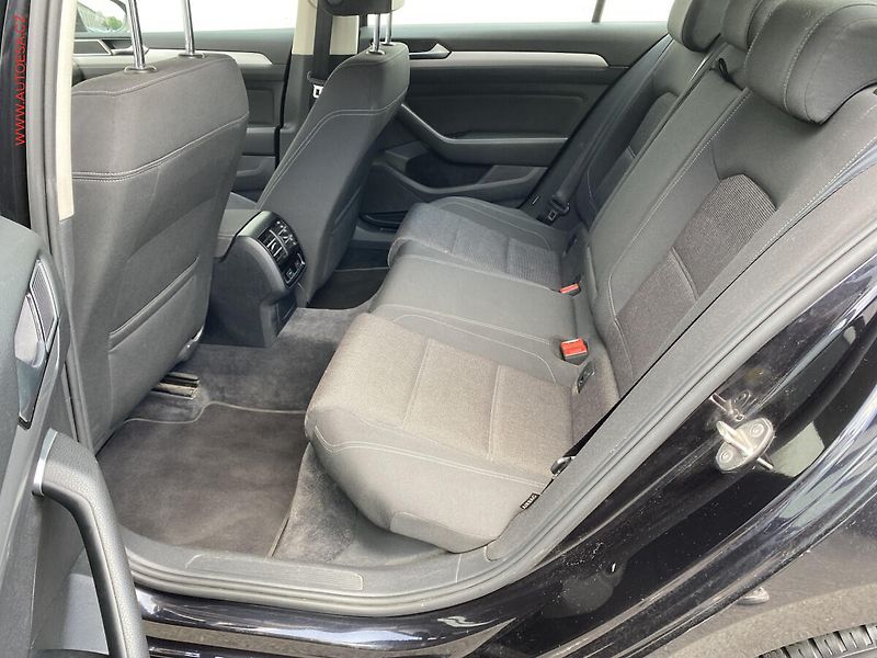 Volkswagen Passat (2015) 2.0TDi, ČR, AC, kamera - fotka 10 z 18