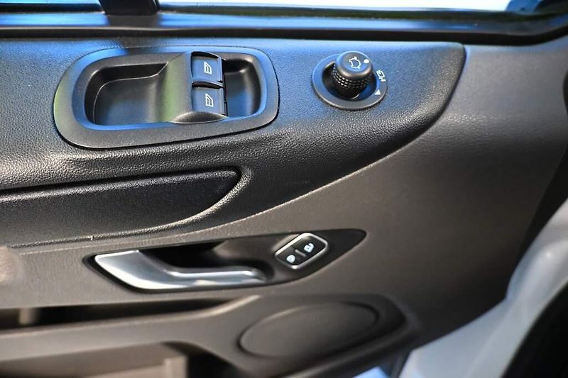 Ford Transit Custom (2021) 2.0 320 L1H1 96 KW Klima kamer - fotka 9 z 25