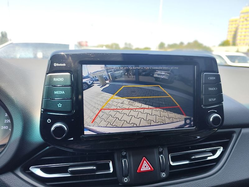 Hyundai i30 1.0 T-GDI/88kW Smart - fotka 15 z 29
