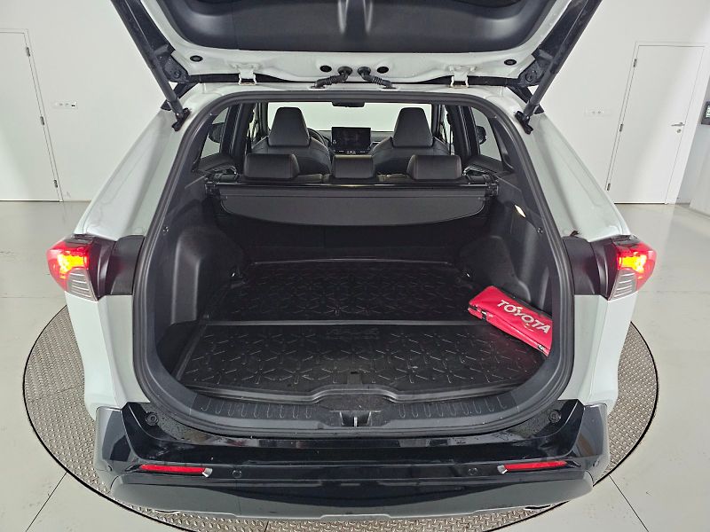 Toyota RAV4 (2024) 2.5PHEV 306k 4X4 SELECTION - fotka 7 z 26