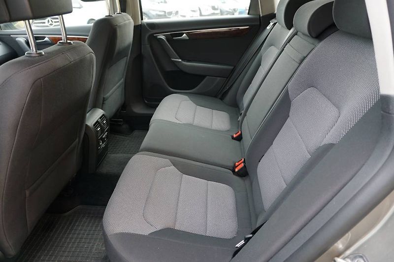 Volkswagen Passat Variant (2012) 2,0   125 kw 2,Majitel  nové v - fotka 24 z 36