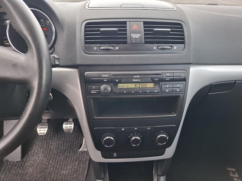 Škoda Yeti (2011) 1.2TSi 77kW,klima,senzory - fotka 12 z 18