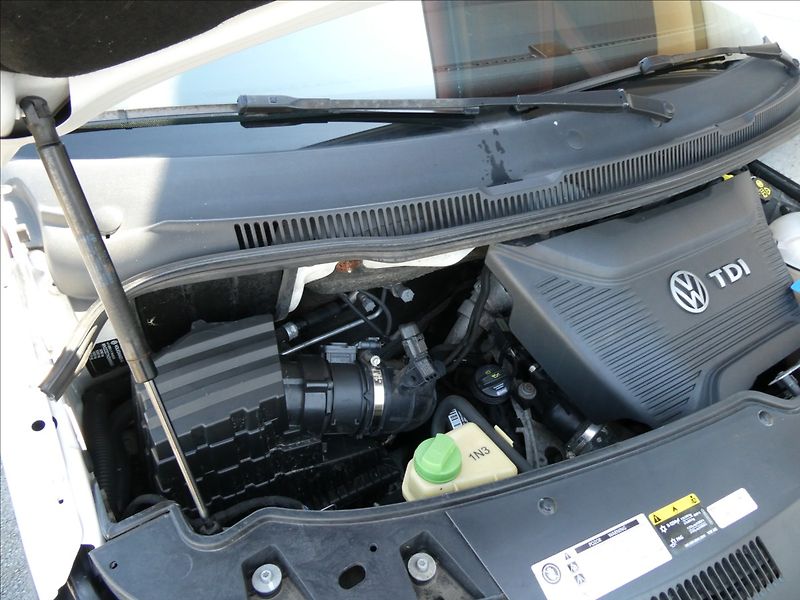 Volkswagen Multivan 2,0 TDi DSG Highline,1.majitel - fotka 43 z 50