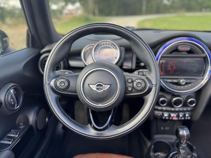 Mini Cooper S (2016) 2.0 S 1.MAJITEL.SERVIS - fotka 38 z 40