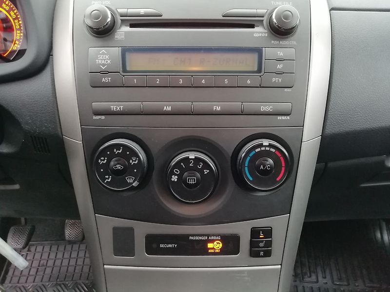 Toyota Corolla 1,6 Valvematic Sol 97 kW - fotka 12 z 14