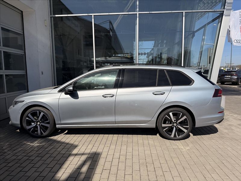 Volkswagen Golf Variant (2026) 1,5 eTSI 7DSG mHEV  People - fotka 8 z 16