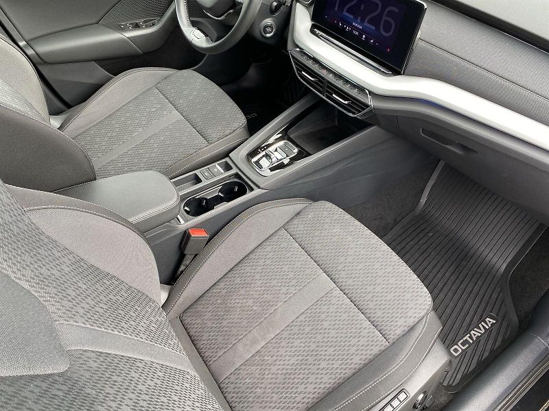 Škoda Octavia (2023) Combi 2.0 TDI DSG Style - fotka 9 z 36
