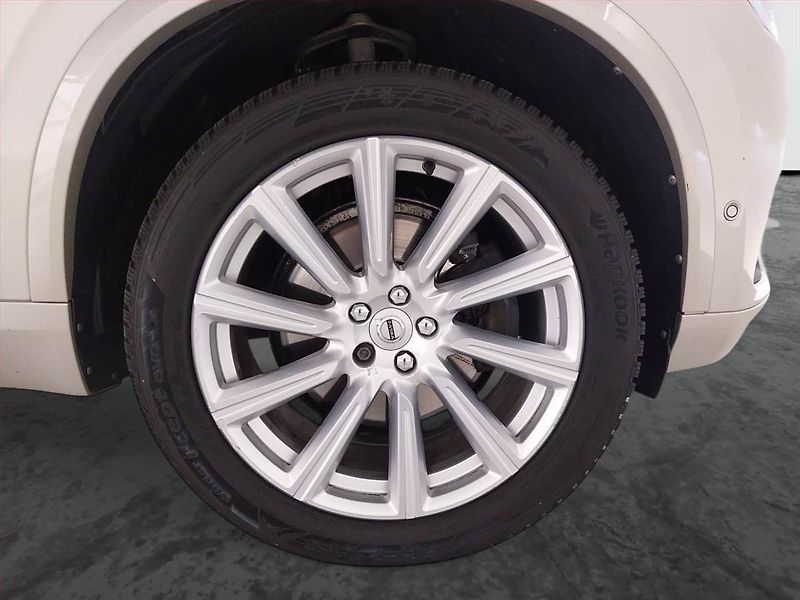 Volvo XC90 (2017) D5 AWD - fotka 15 z 23