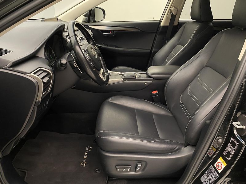 Lexus NX 300h AWD AUT CZ  - fotka 3 z 44