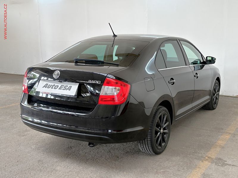 Škoda Rapid (2018) 1.0 TSI, ČR, DSG, kamera - fotka 4 z 15