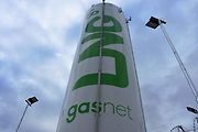 Nová plnicí stanice zkapalněného zemního plynu LNG do nádrží tahačů kamionů s nepřetržitým bezobslužným provozem společnosti GasNet u Klecan na Praze-východ.