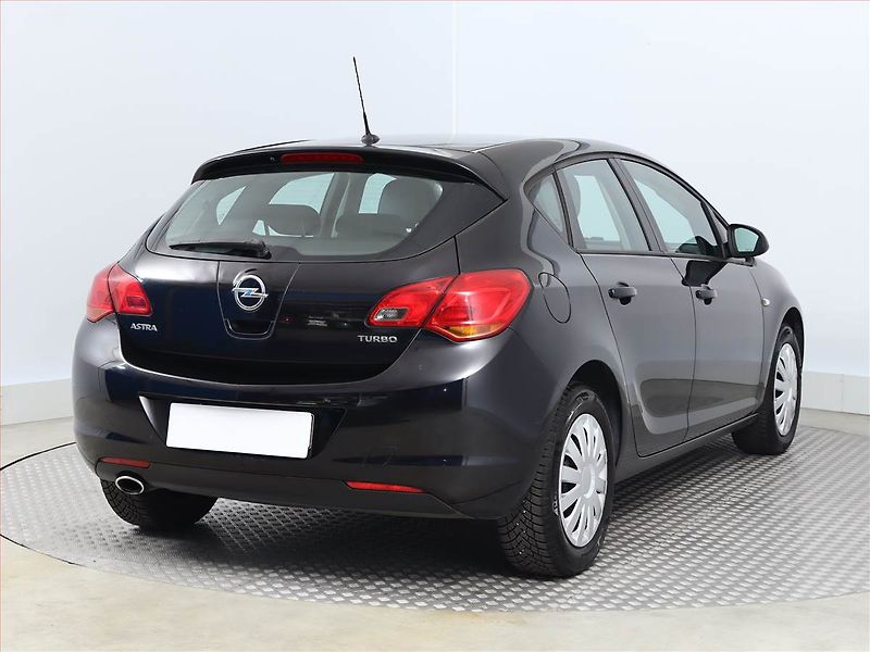 Opel Astra (2011) 1.4 T, Serv.kniha, Tempomat - fotka 5 z 10