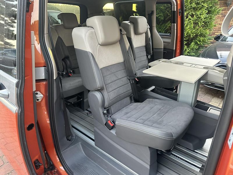 Volkswagen Multivan HIGHLINE, HEAD-UP, STYLE - fotka 11 z 28
