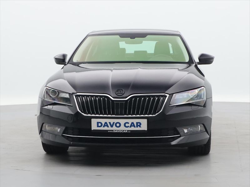Škoda Superb 2,0 TDI 110kW DSG Style Plus - fotka 2 z 29