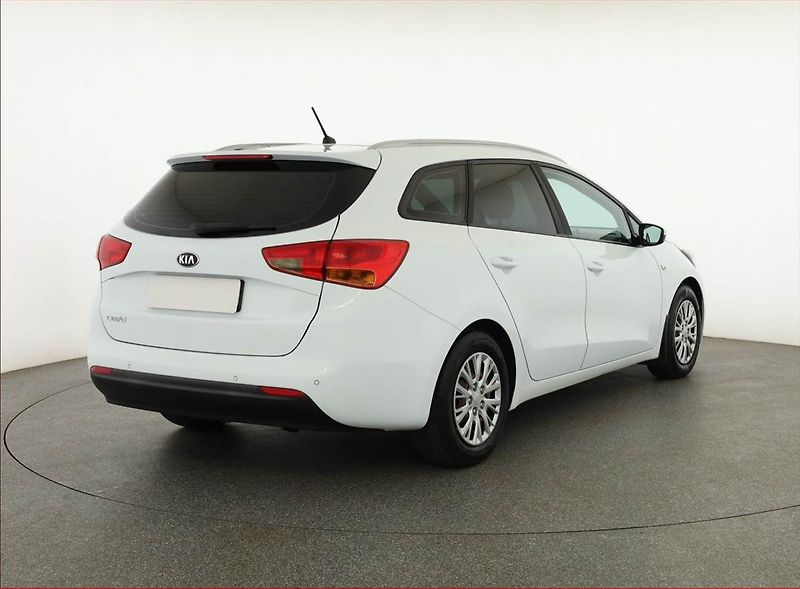 Kia Ceed (2018) 1.6 GDI, Serv.kniha, Tempomat - fotka 5 z 13