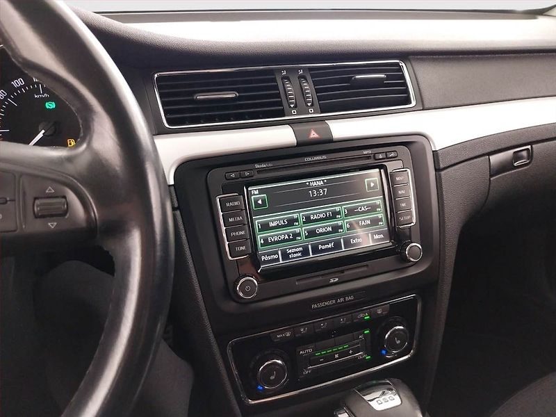 Škoda Superb (2010) Elegance 2.0 TDI, Automat - fotka 12 z 24