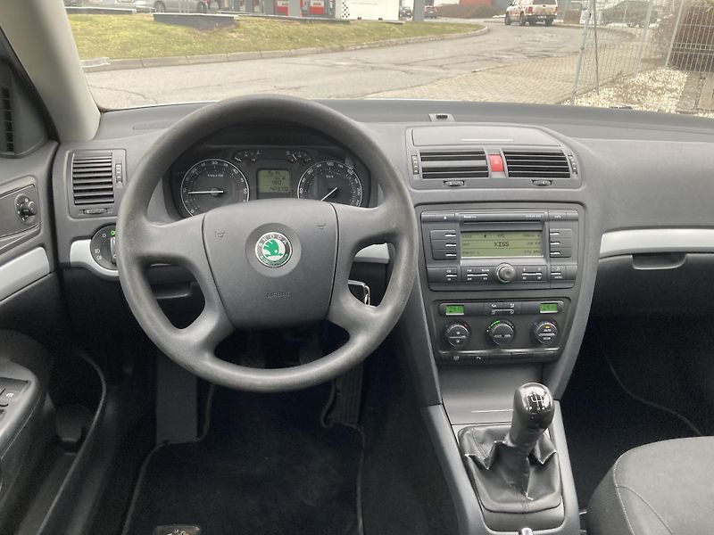 Škoda Octavia (2006) Combi 1,9 TDI, tažné, serviska - fotka 11 z 21