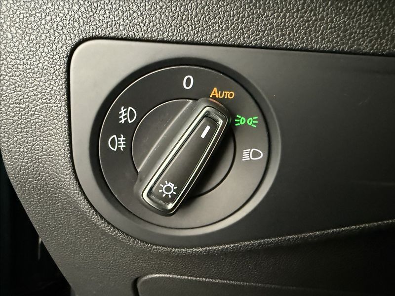 Volkswagen Tiguan 1,5 TSI NAVIGACE - fotka 13 z 23