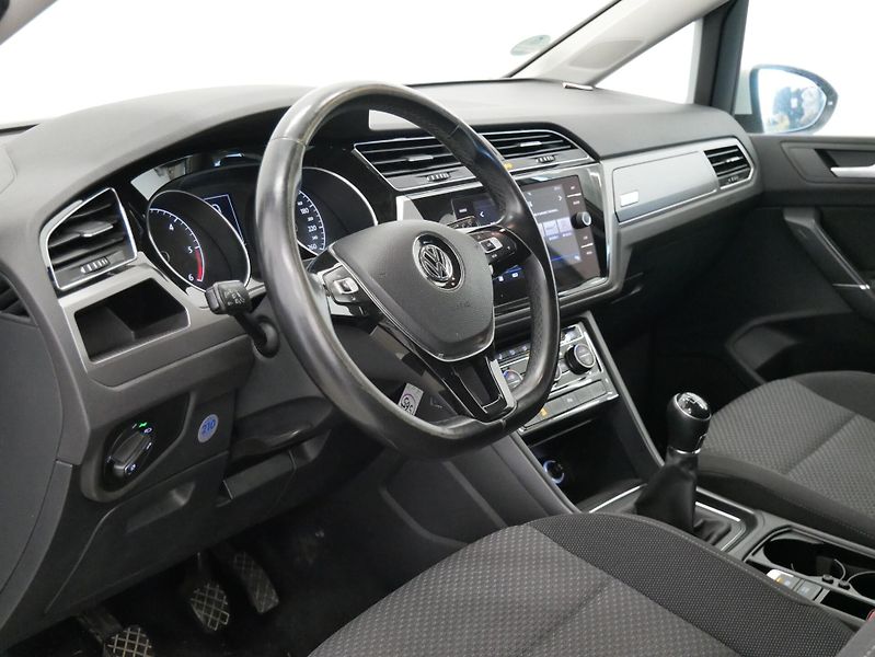 Volkswagen Touran - fotka 5 z 6