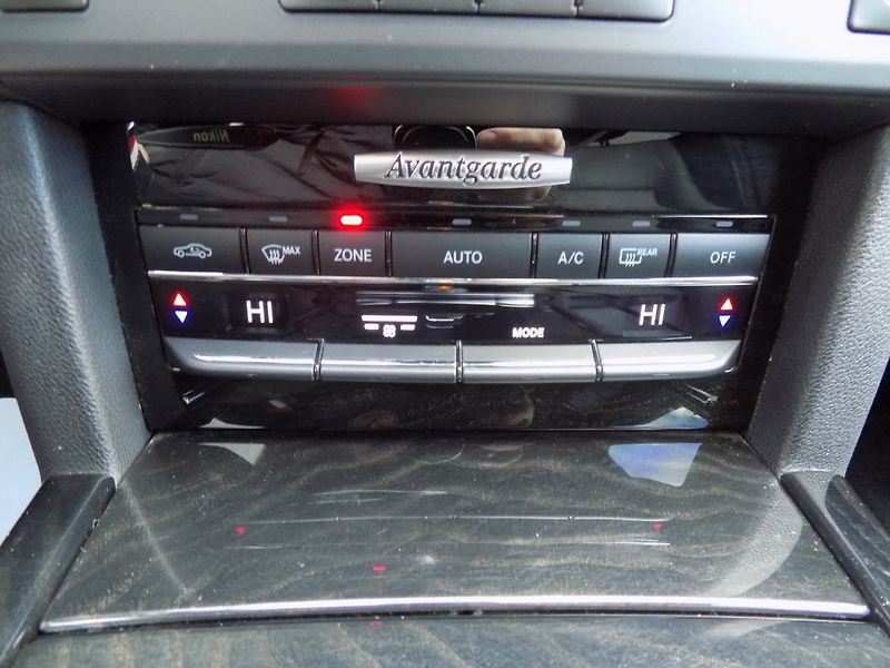 Mercedes-Benz Třídy E (2011) E 300CDI/bi-xenon/Avantgarde/ - fotka 28 z 36