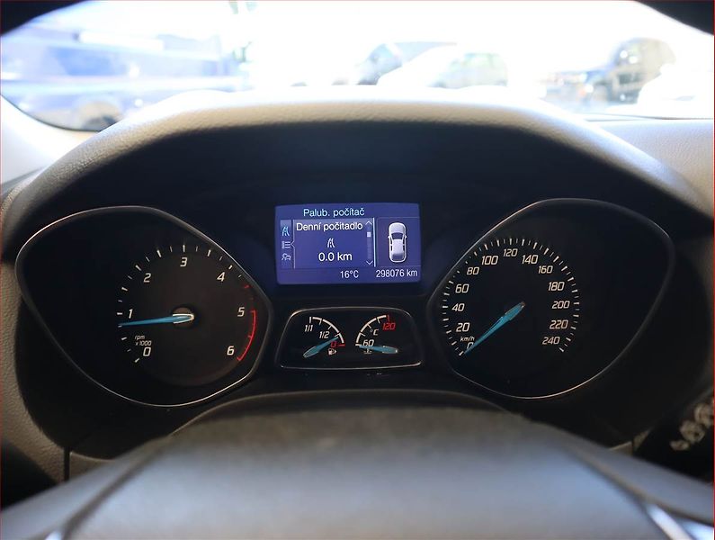 Ford Focus (2013) 2.0 TDCi, Serv.kniha, Navi - fotka 11 z 17
