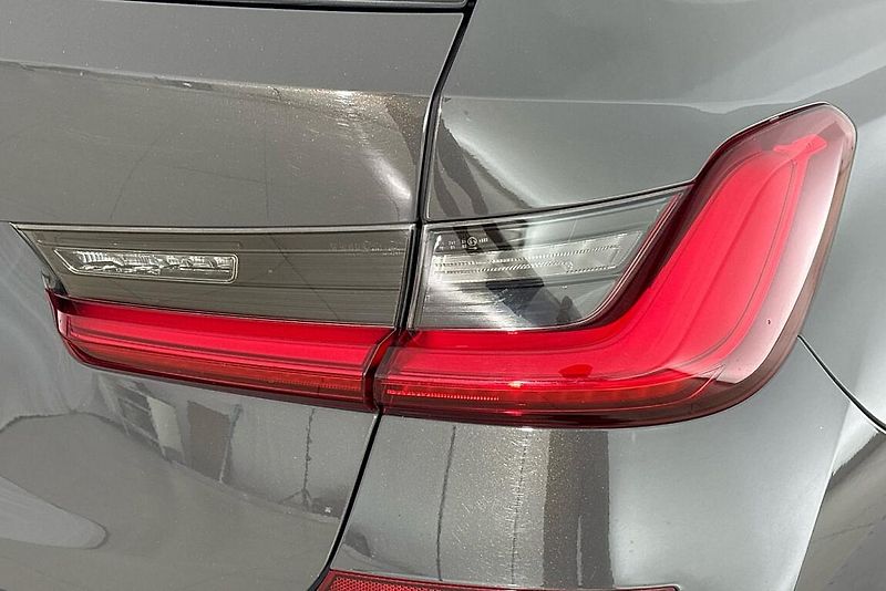 BMW Řada 3 330d xDrive - fotka 5 z 26