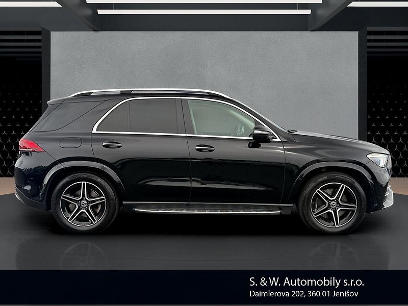 Mercedes-Benz GLE 300 d 4MATIC AMG Burmester - fotka 4 z 37