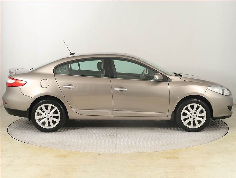 Renault Fluence (2010) 1.6 16V, levný provoz - fotka 6 z 18