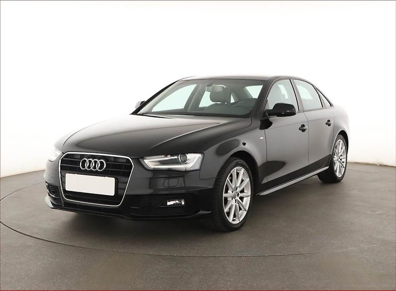 Audi A4 (2015) 2.0 TDI, Navi, Bi-Xenony - fotka 2 z 16
