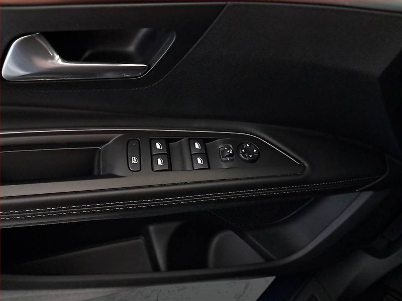 Peugeot 5008 (2017) PureTech 130, Automat, 7 míst - fotka 27 z 27